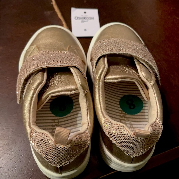 OshKosh B’gosh Rose Sneakers. - Picture 3 of 3